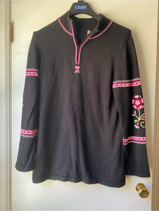 Hanna Andersson Sweaters - Hanna Andersson Black Pullover Sweater with Pink Embroidered Detail